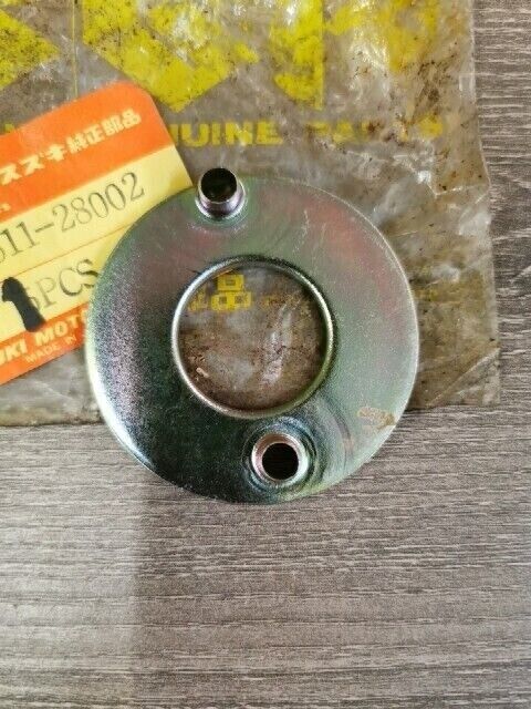 NOS SUZUKI RV125 RV125 TC125 TM100 PLATE CRANKSHAFT OIL GUIDE 12511-28002 S54