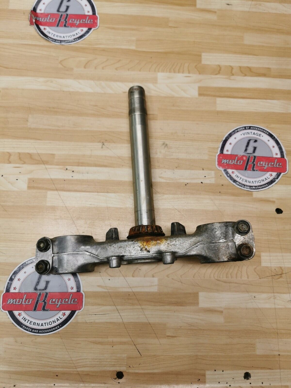 Honda XR200R 1984 steering stem triple tree clamp base 1985