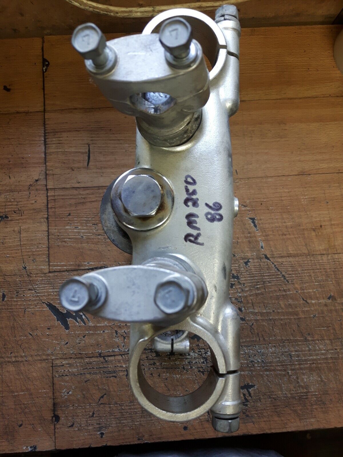 Suzuki RM250 1986 steering stem triple clamp tree bridge head 1987 51410-00B00