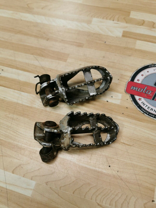 Kawasaki KX65 2008 footpeg footrest foot peg rest step 34028-1529-CE 2002 - 2010