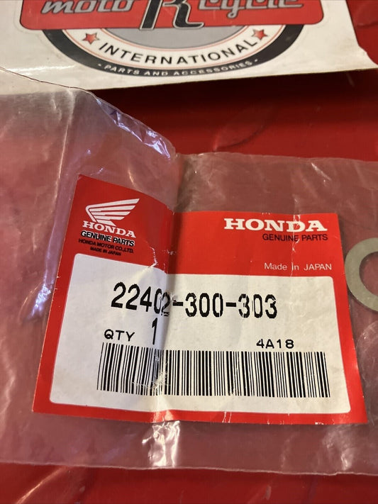 NOS HONDA CB750 SPRING SEAT Use Engine SN 1003098 to 1005451 22402-300-303 H24