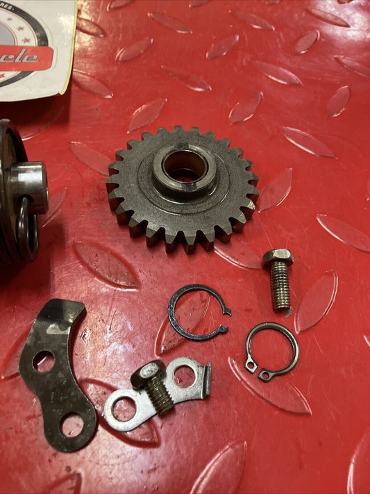 Suzuki RM125 1982 kickstarter kick starter spindle gear shaft spring 2