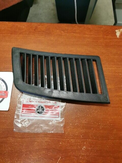 Yamaha EC340 ET250 ET300 ET340 LOUVER 1 8F3-77131-00-00 Y179