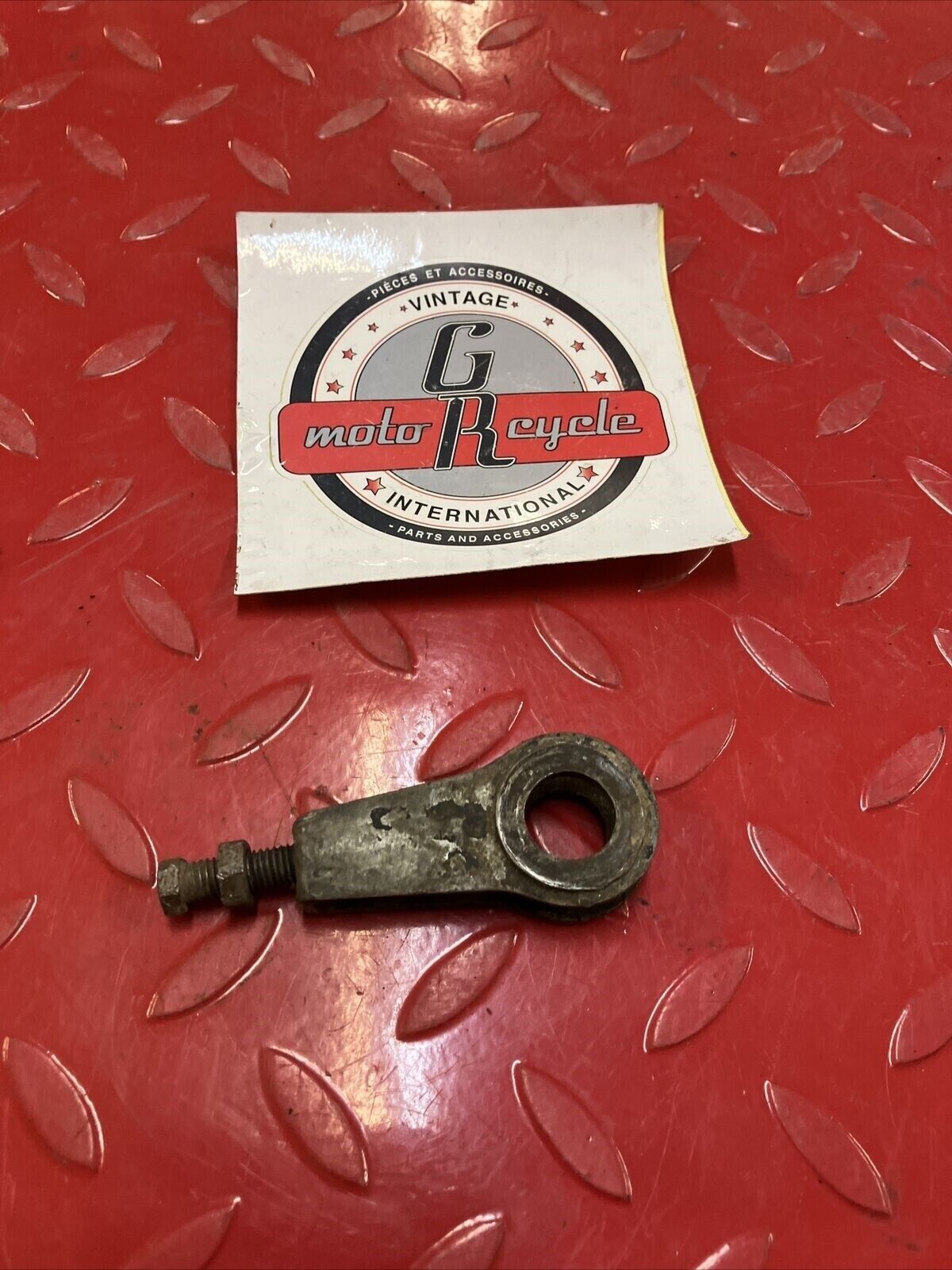 Yamaha YZ400 1977 chain puller adjuster