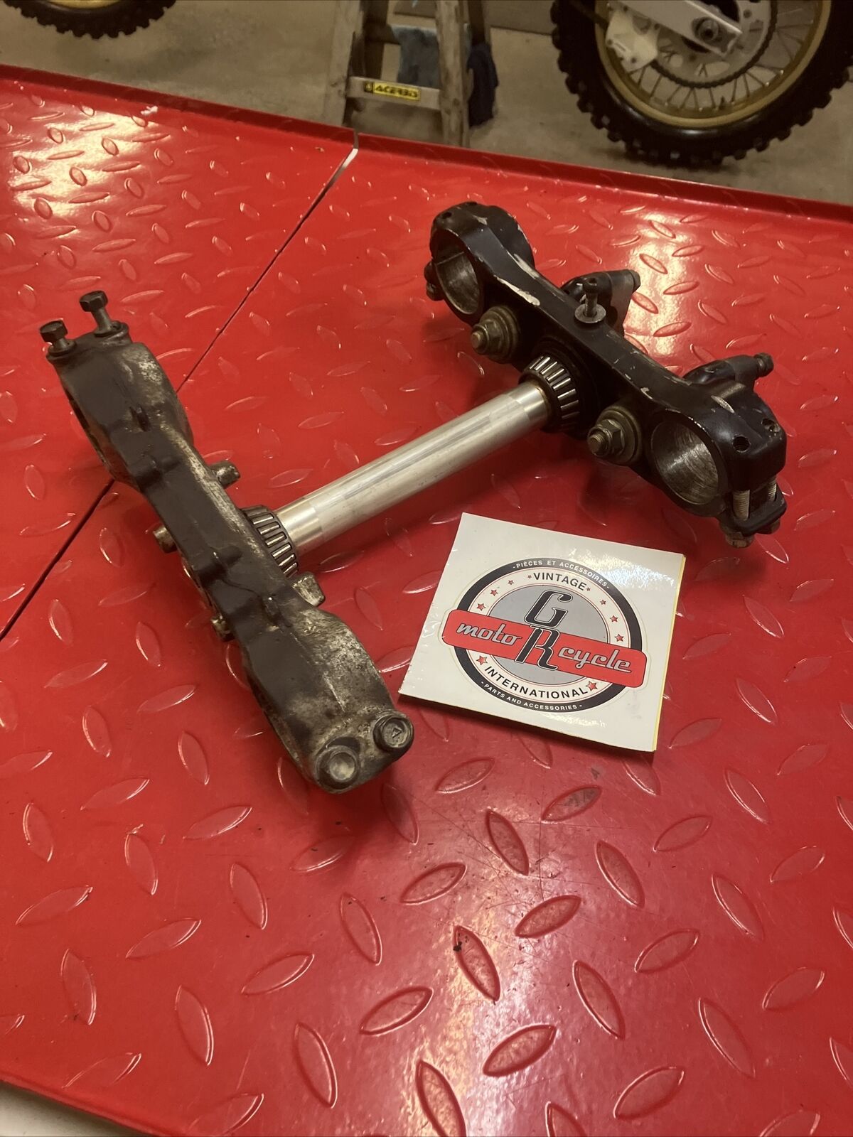 Honda CR250R 1984 steering stem triple clamp tree 53200-KA4-730 CR125R CR500R