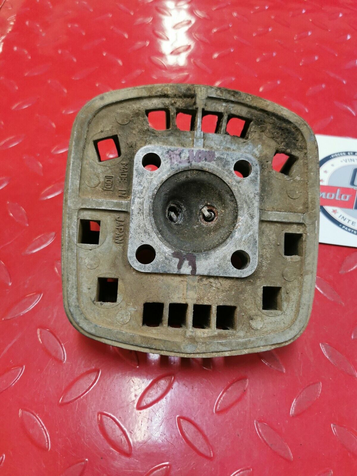 Suzuki TC100 TS100 1973 1974 1975 cylinder head jug barrel cover T