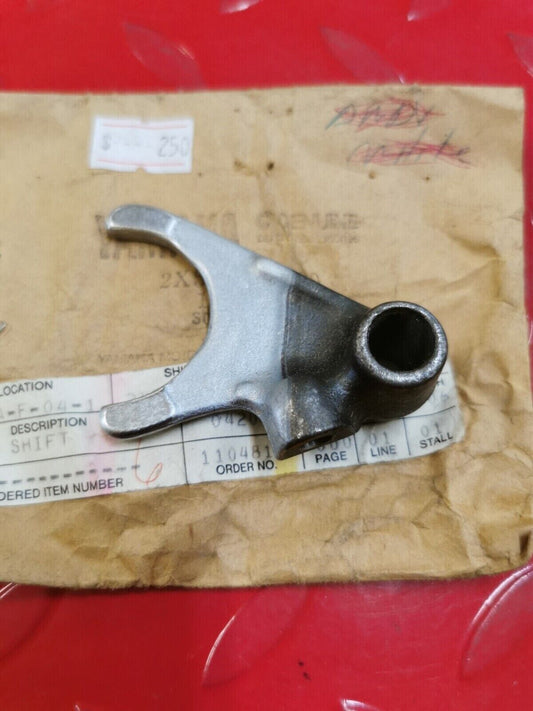 NOS Yamaha YZ400 IT400 IT425 FORK SHIFT 1 2X5-18511-00-00 Y22
