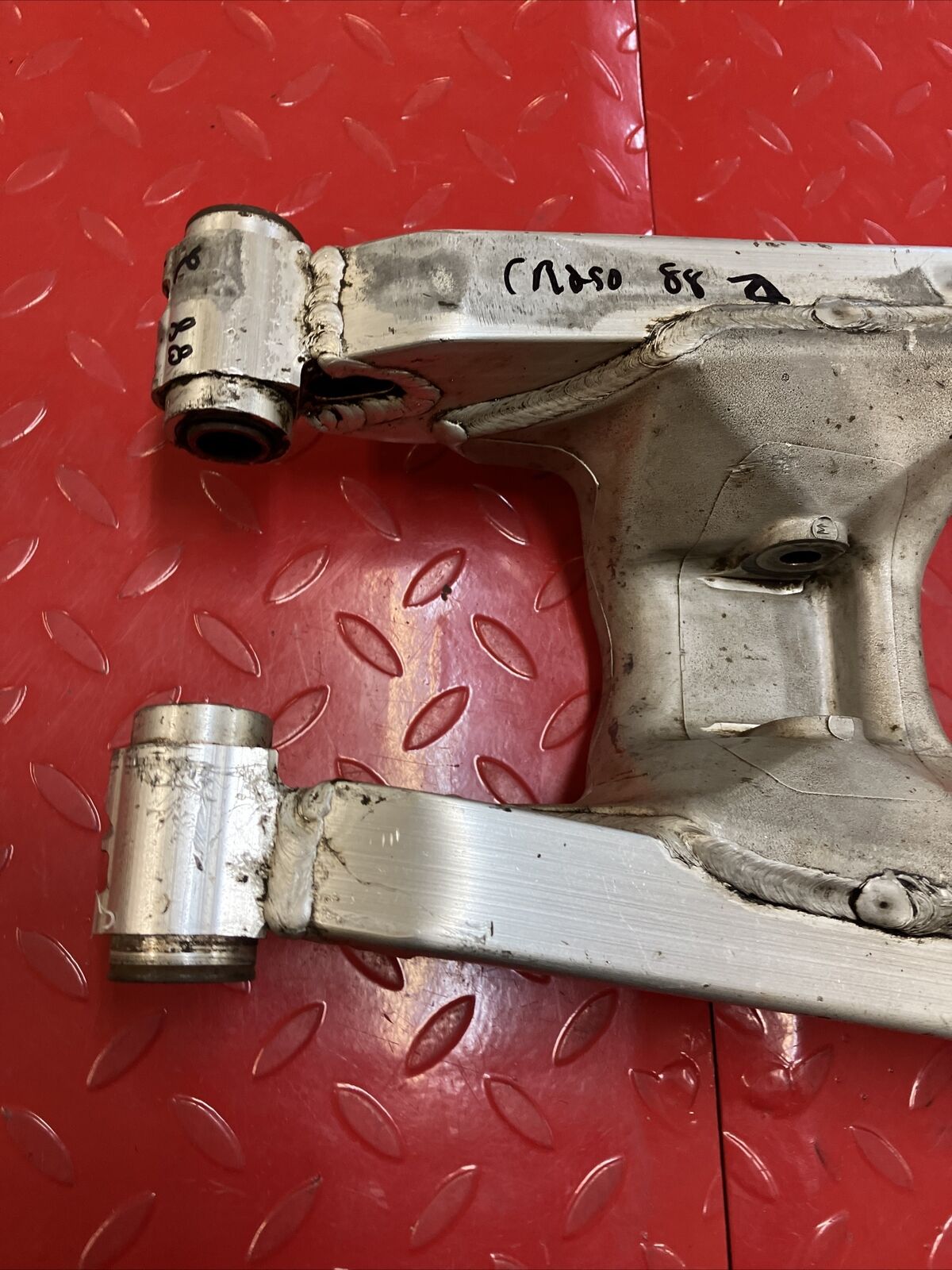 Honda CR250R 1988 swingarm rear swinging arm 2