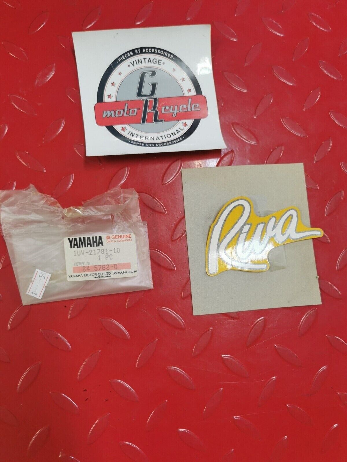 NOS YAMAHA CG50 SH50 1987 - 1995 EMBLEM 1 1UV-21781-10-00 Y28