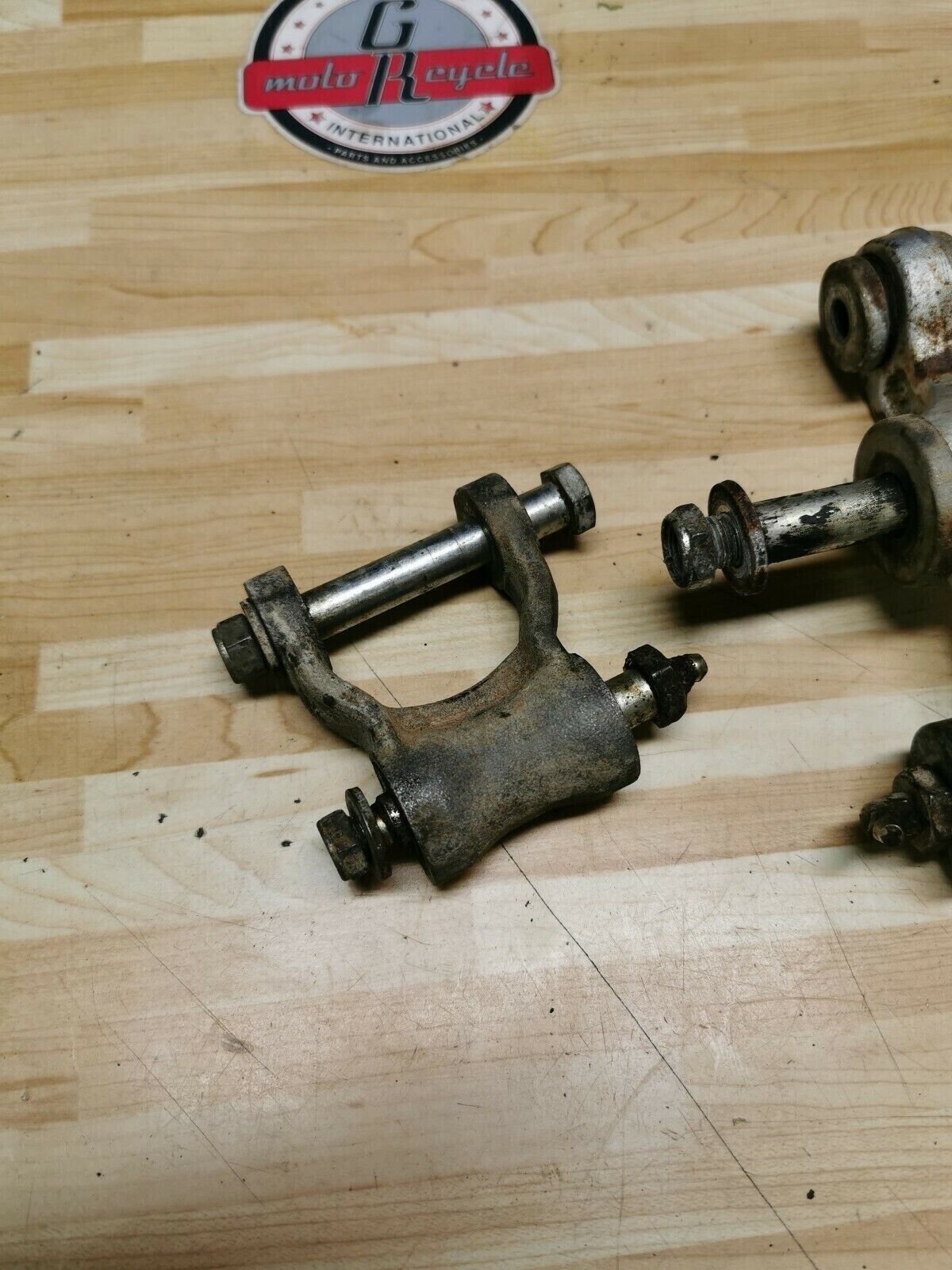 Yamaha TT225 1986 rear swingarm swing arm relay linkage 1KH-2217A-00-00 1987
