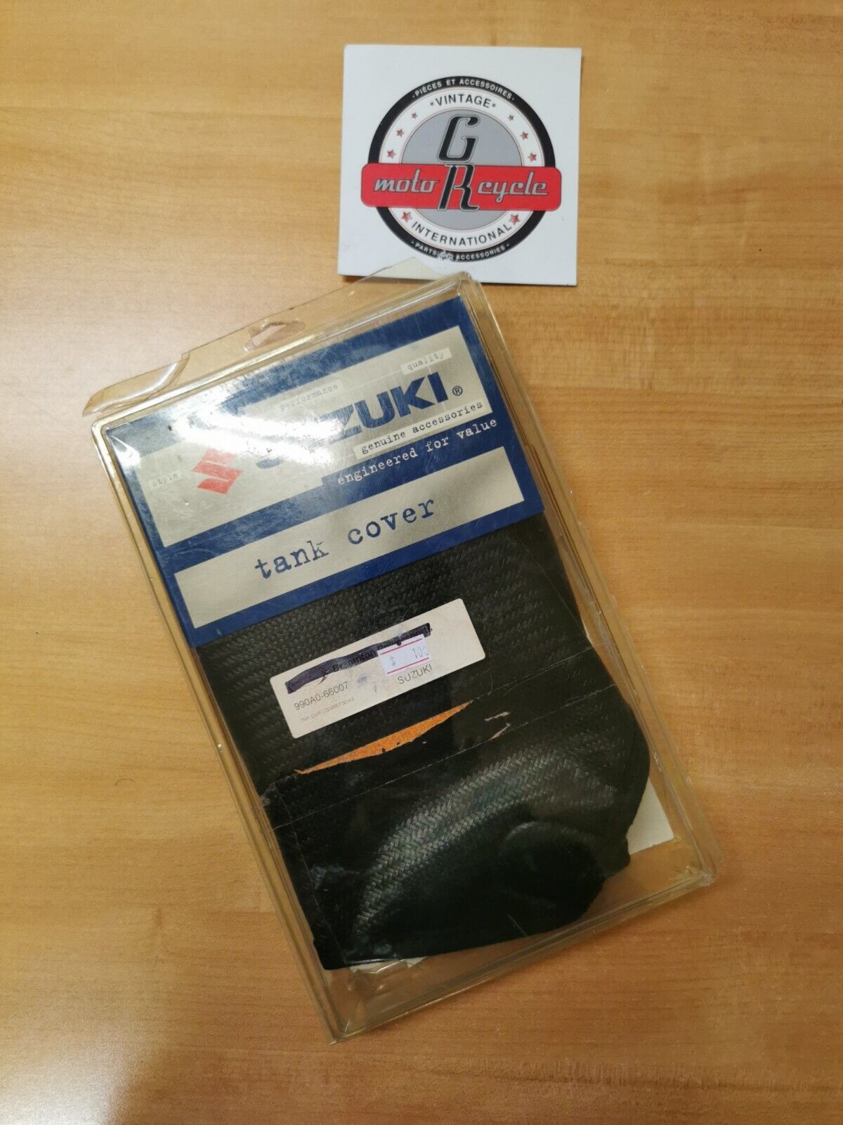 NOS SUZUKI GSXR250 GSXR600 GSXR1000  2001 - 2016 TANK COVER   990A0-66007 S9