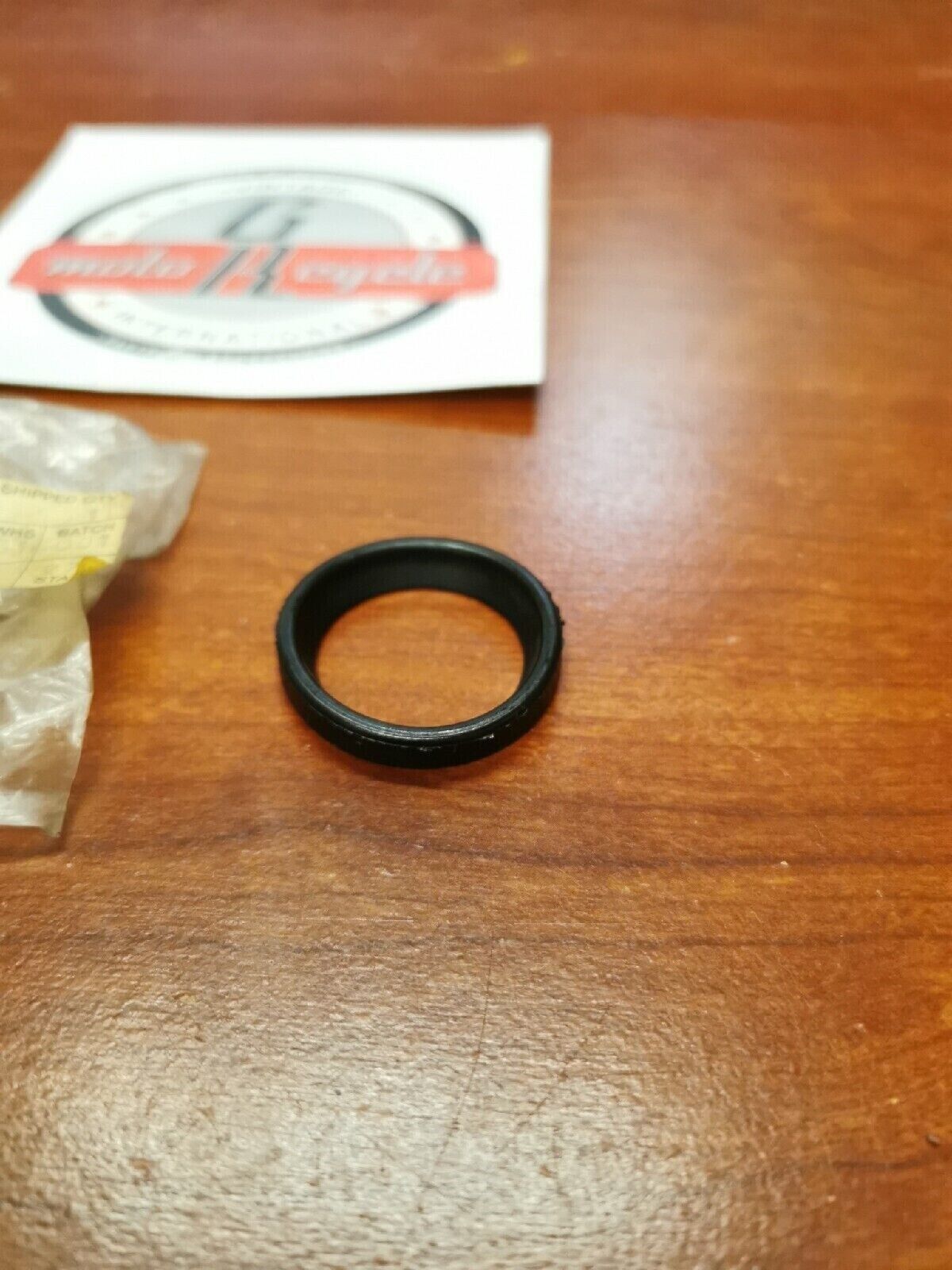 NOS Yamaha CLUTCH DUST SEAL 214-16347-01-00 Y71