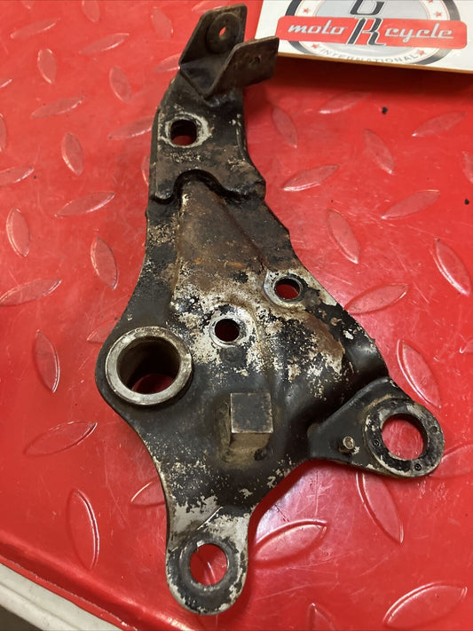 Yamaha RD400 1977 right side muffler stay footpeg bracket holder 1976 1978