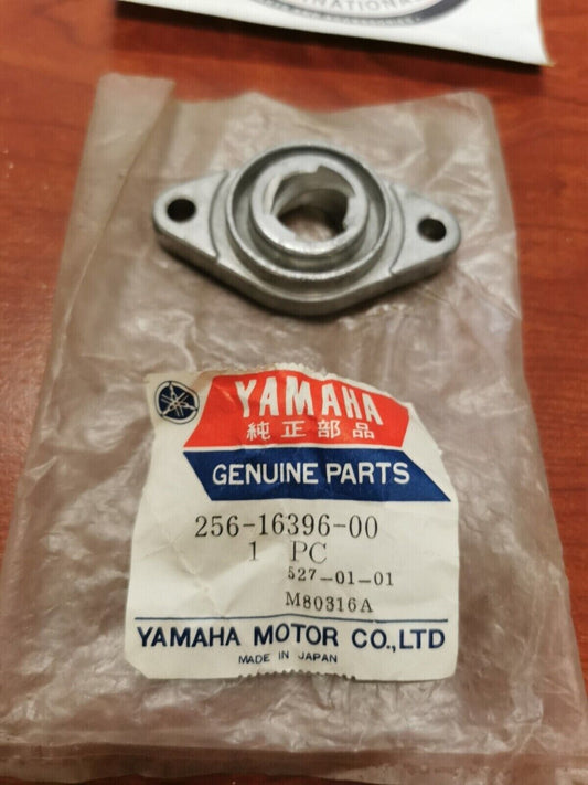 NOS Yamaha XS1 XS2 TX650 PUSH SCREW HOUSING 256-16396-00-00 Y92