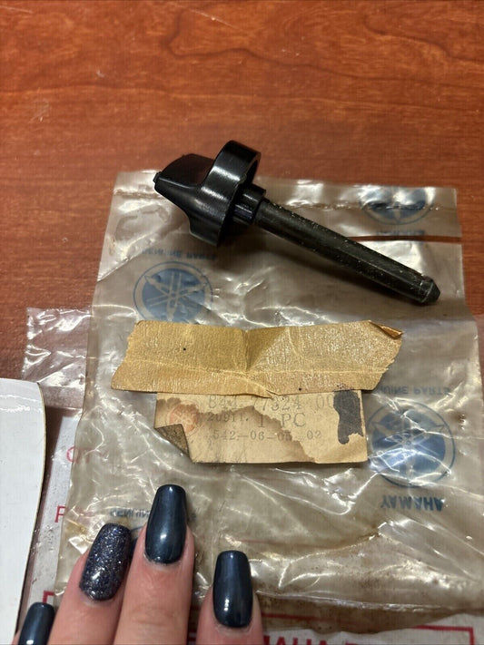 NOS Yamaha GP292 GP338 GP440 GS300 GS340 KNOB 844-77324-00-00 Y180