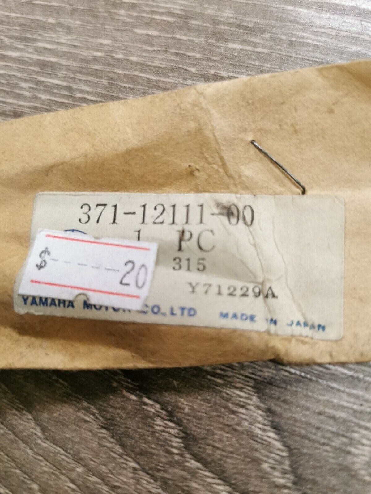 NOS YAMAHA TX500 XS500 1973 - 1977 INTAKE VALVE 371-12111-00-00 Y53