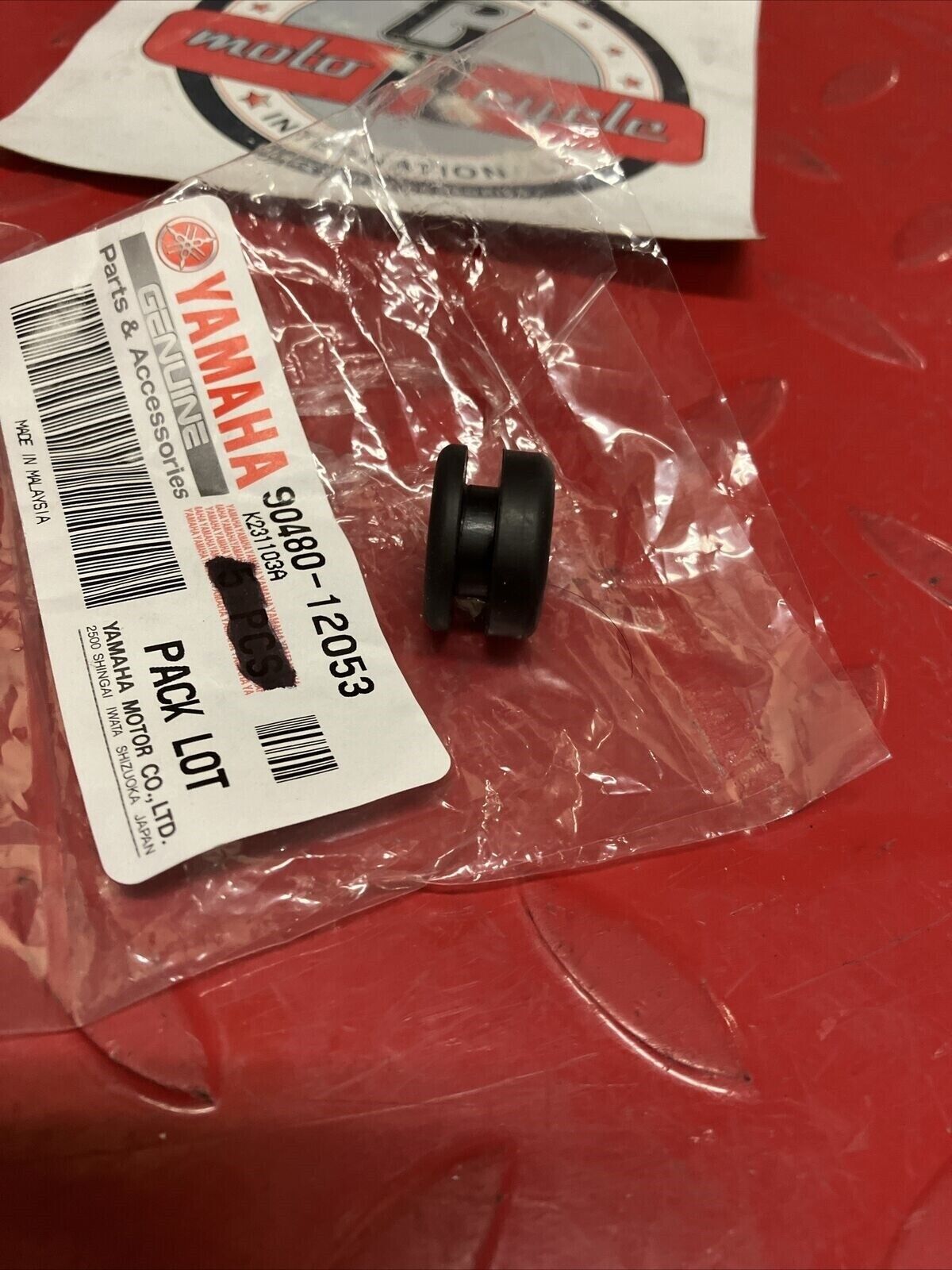 NEW Yamaha DT50 IT200 RT180 YTZ250 Side Panel Grommet 90480-12053-00 Y3