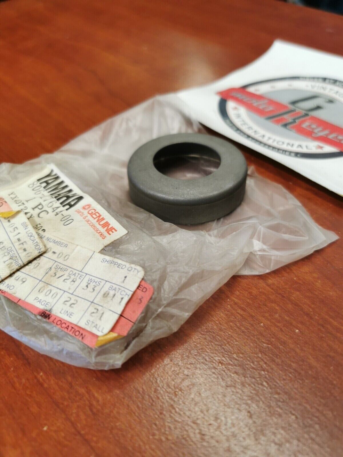 NOS Yamaha GP440 GP433 GP338 GP300 SW433 GS340 SPRING SEAT 806-17644-00-00 Y96