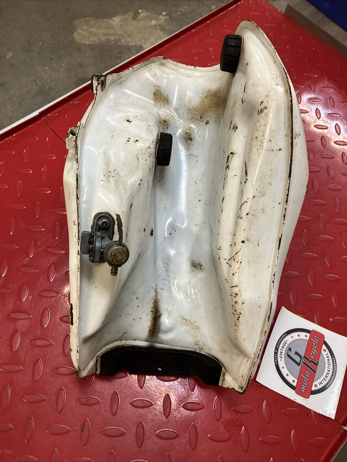 Yamaha DT200 fuel tank gas petrol reservoir NICE INSIDE.
