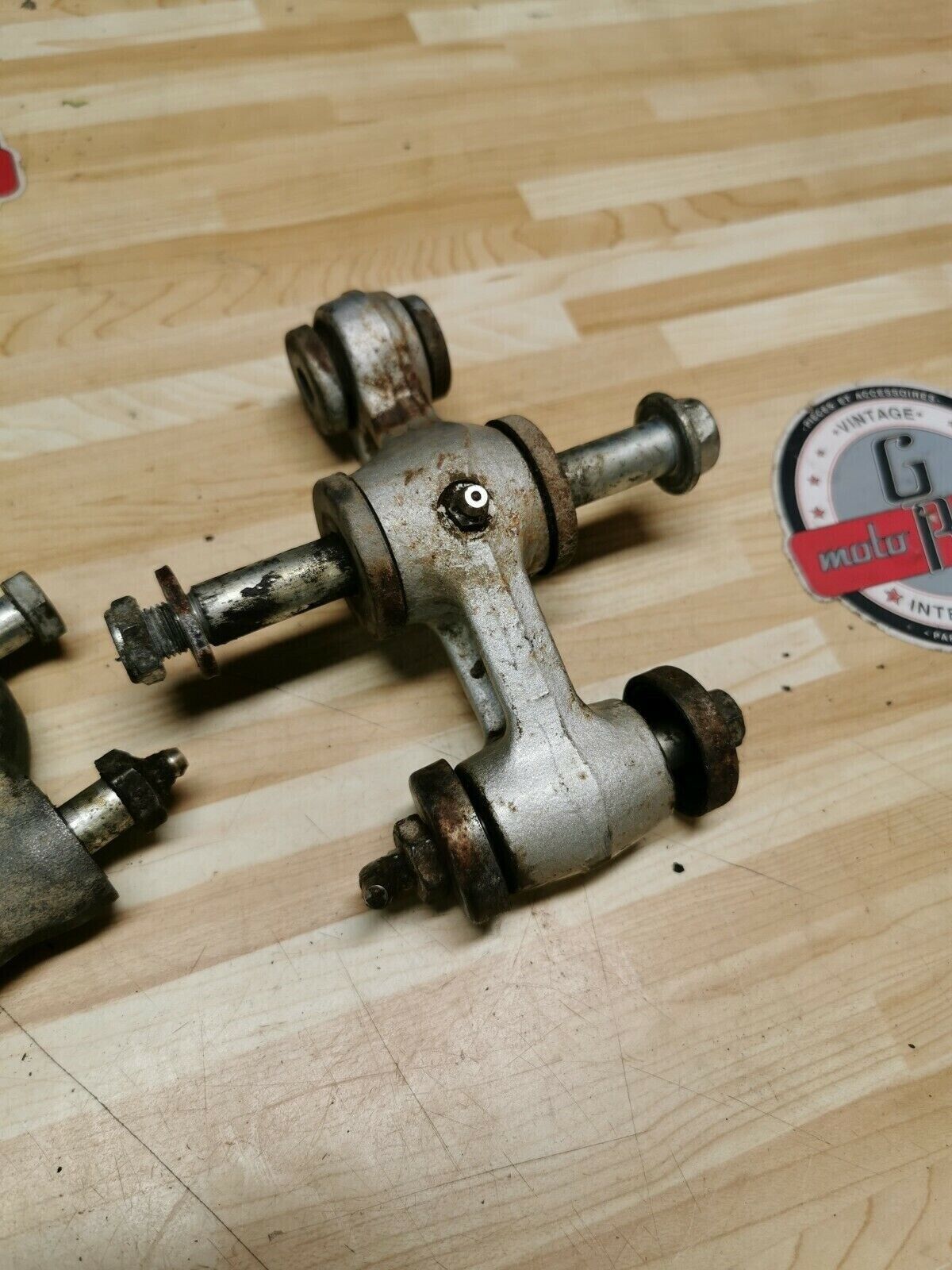 Yamaha TT225 1986 rear swingarm swing arm relay linkage 1KH-2217A-00-00 1987