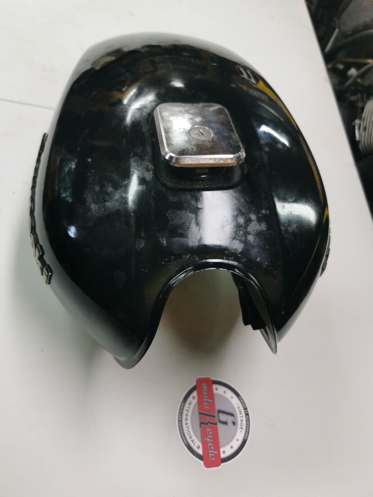 Kawasaki KZ440 fuel tank gas petrol reservoir cap petcock emblem badge G