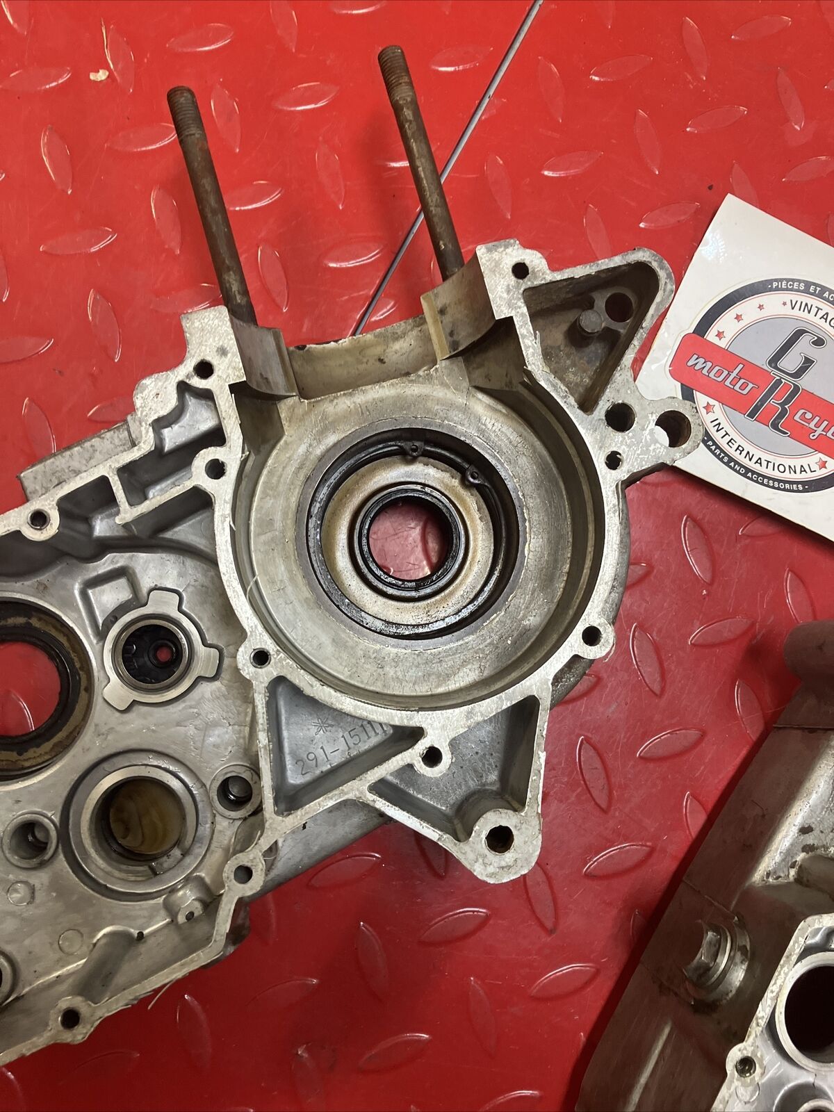 Yamaha DT2 DT250 1972 crankcase set left right 291-15121-00-00