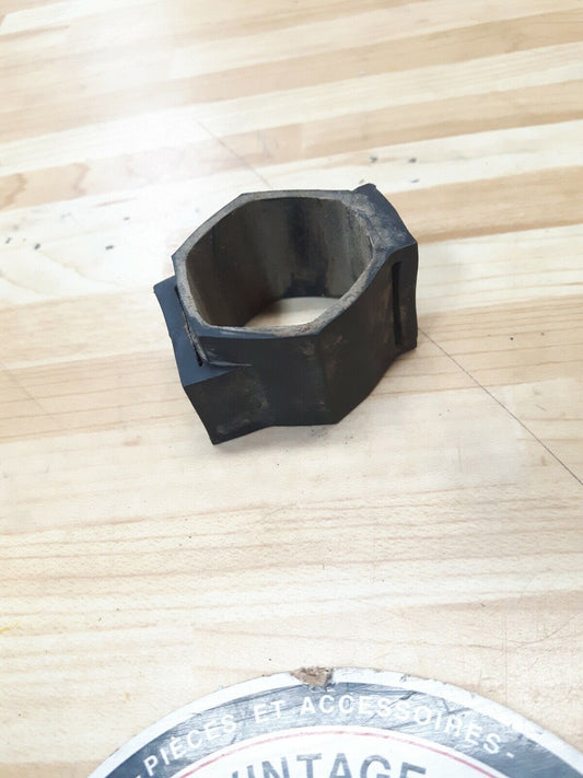 Honda XR200R 1984 Ignition coil ignition coil cushion rubber mount hanger suspen