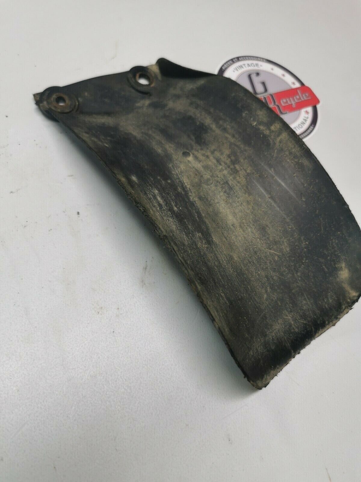 Suzuki RM125 1997 rear inner fender mud flap guard splash