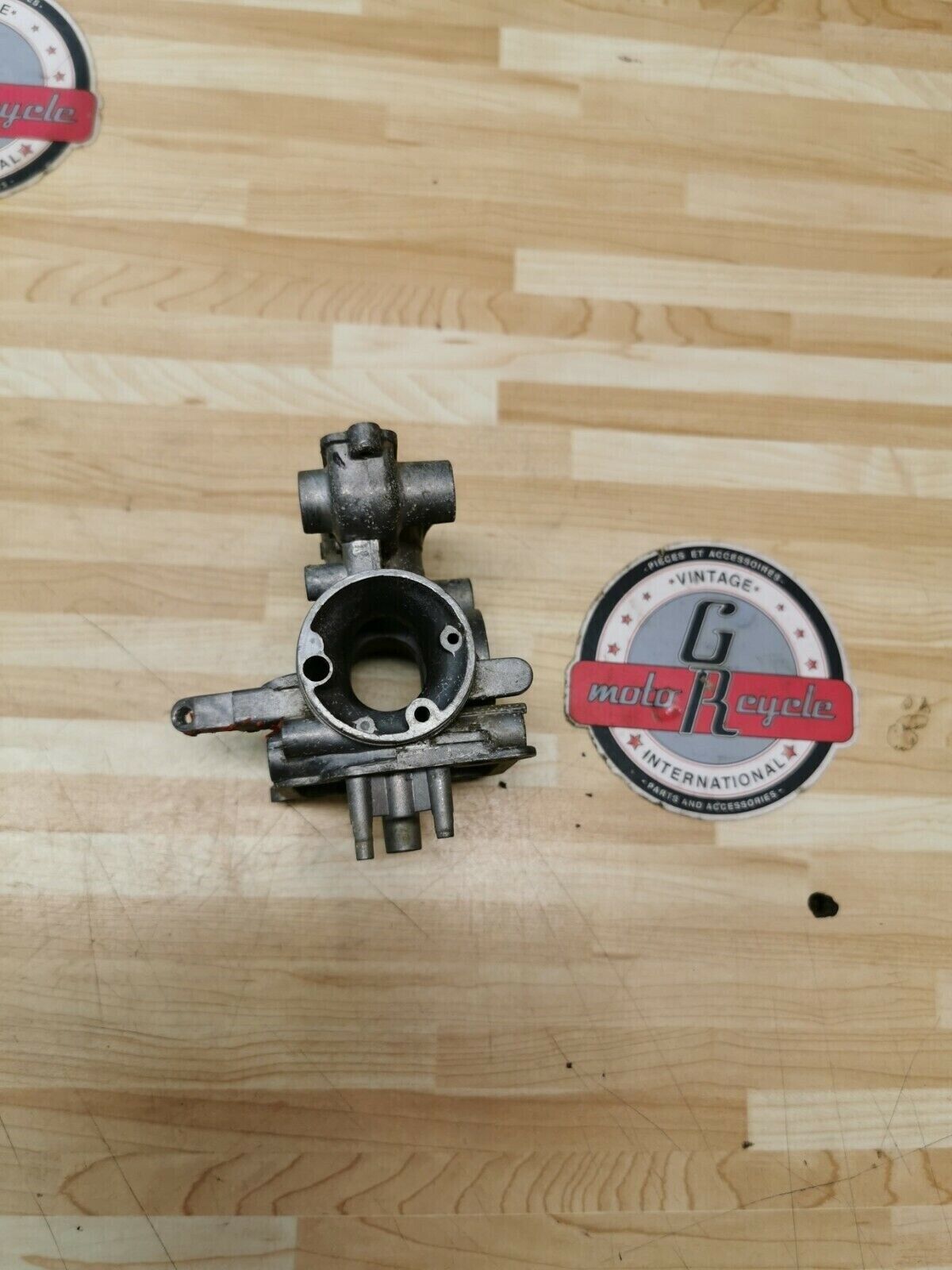 Honda XR250R 1984 carburetor right side body carb