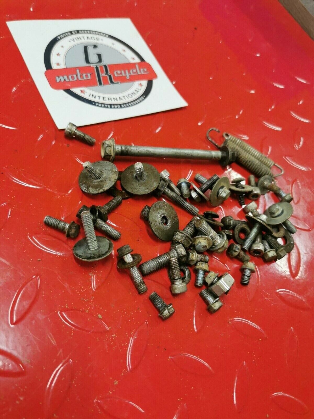 Suzuki RM250 2003 misc frame plastics cover bolt nut hardware