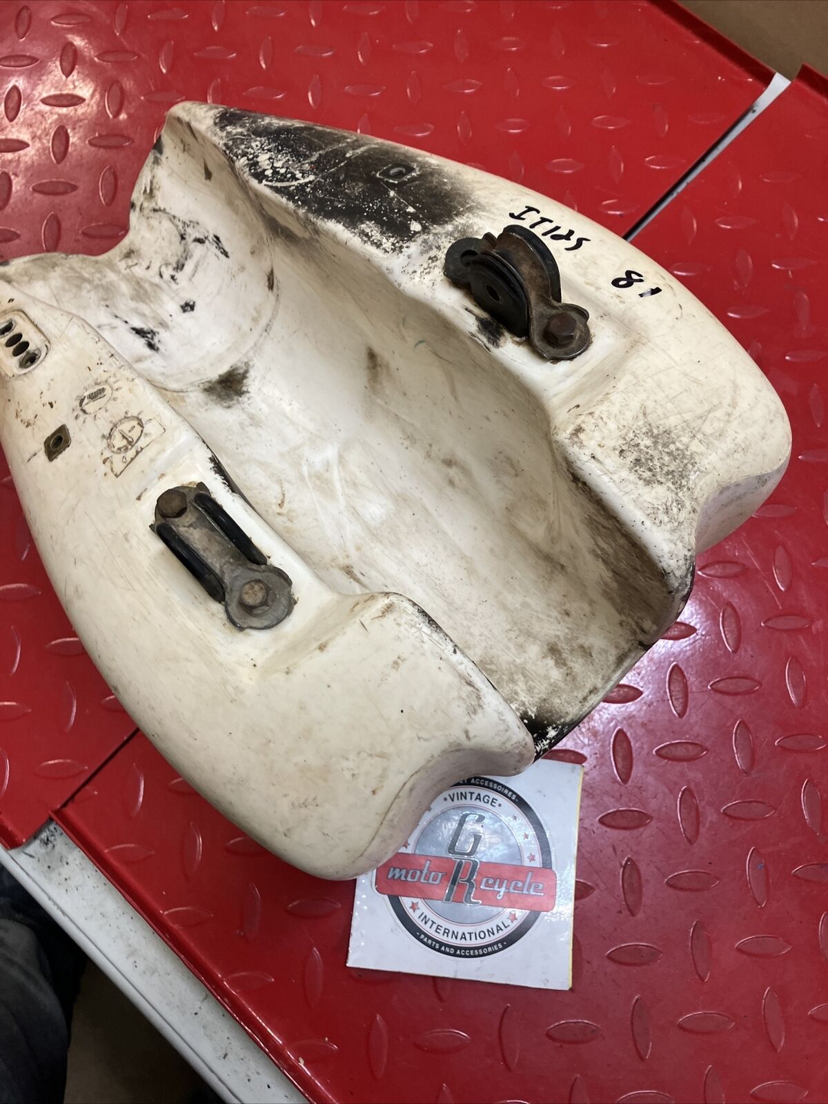 Yamaha IT125 1981 fuel tank gas petrol reservoir