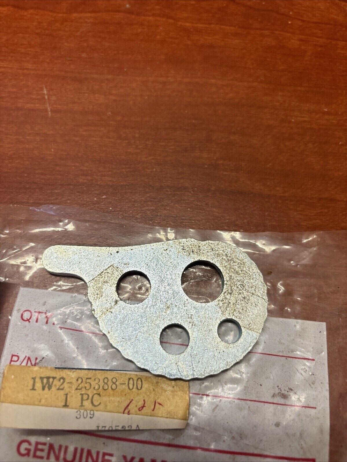 NOS Yamaha DT125 RT180 CHAIN PULLER 1W2-25388-00-00 SUB 1W2-25388-01-00 Y182
