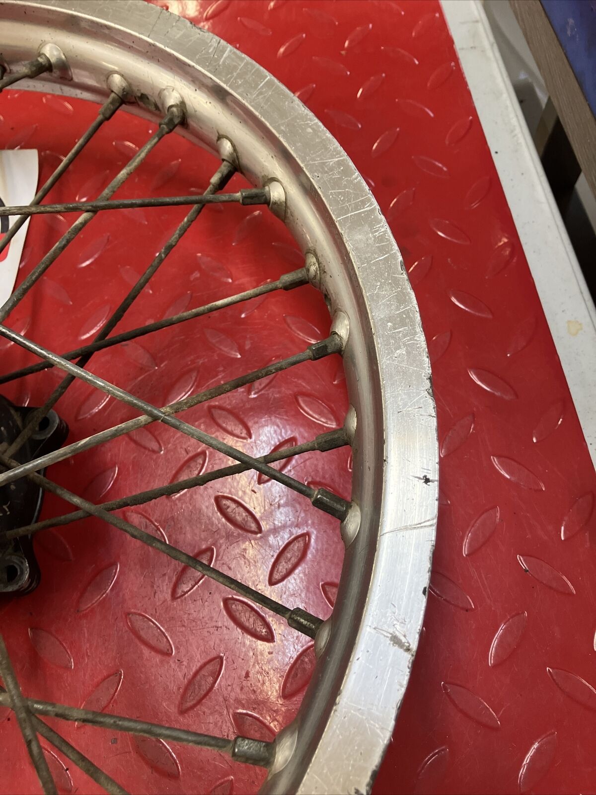 Suzuki RM125 1982 rear wheel hub rim 1981