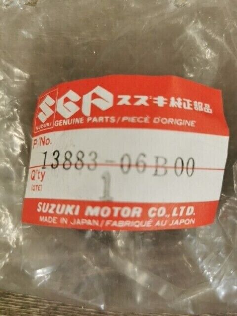 NOS SUZUKI GSXR1100 1986 - 1988 TUBE OUTLET RH 13883-06B00 S57