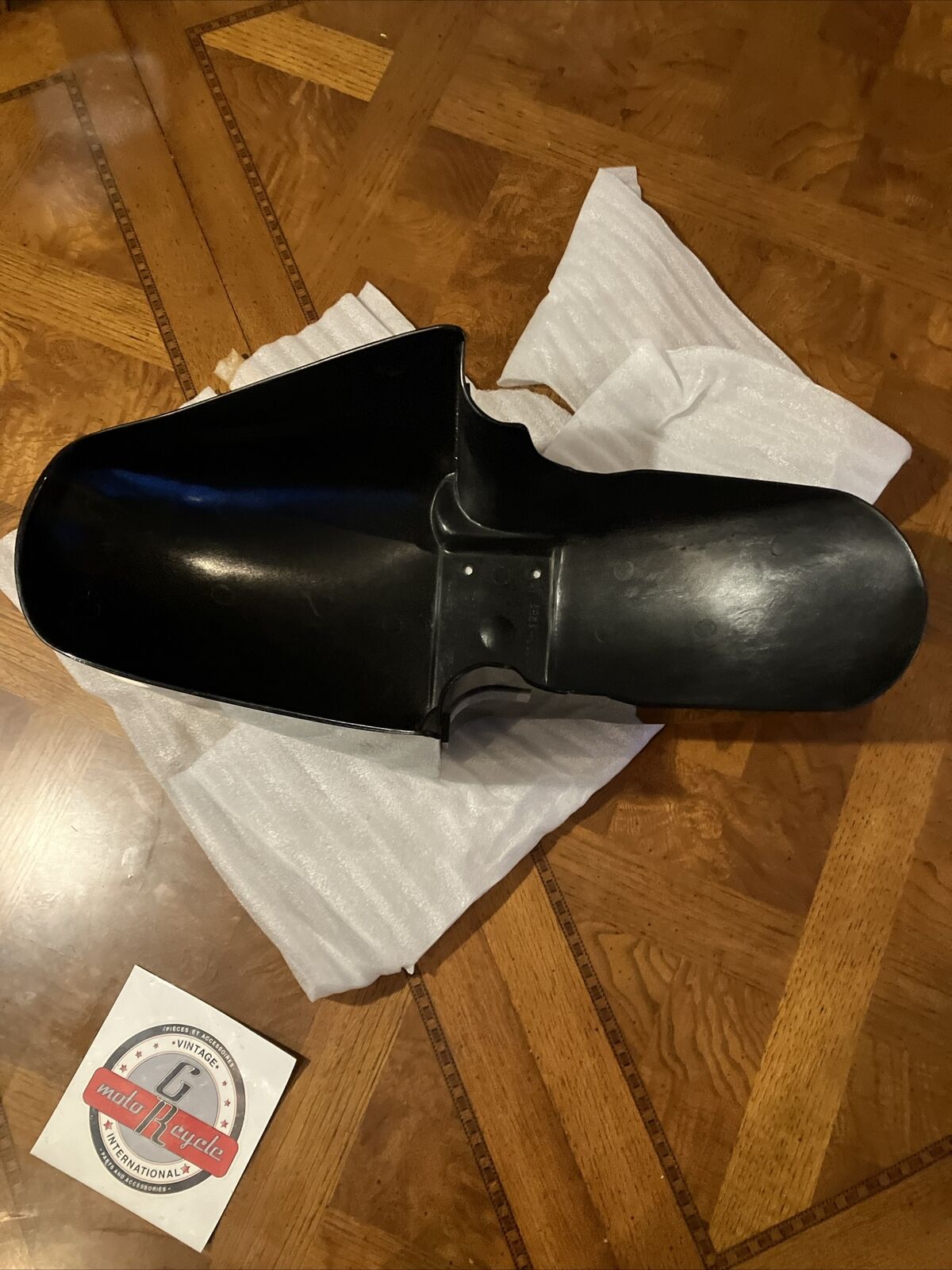 NOS Suzuki GSX600F GSX750F 1989 - 1996 FRONT FENDER 53111-20C00-33J S34