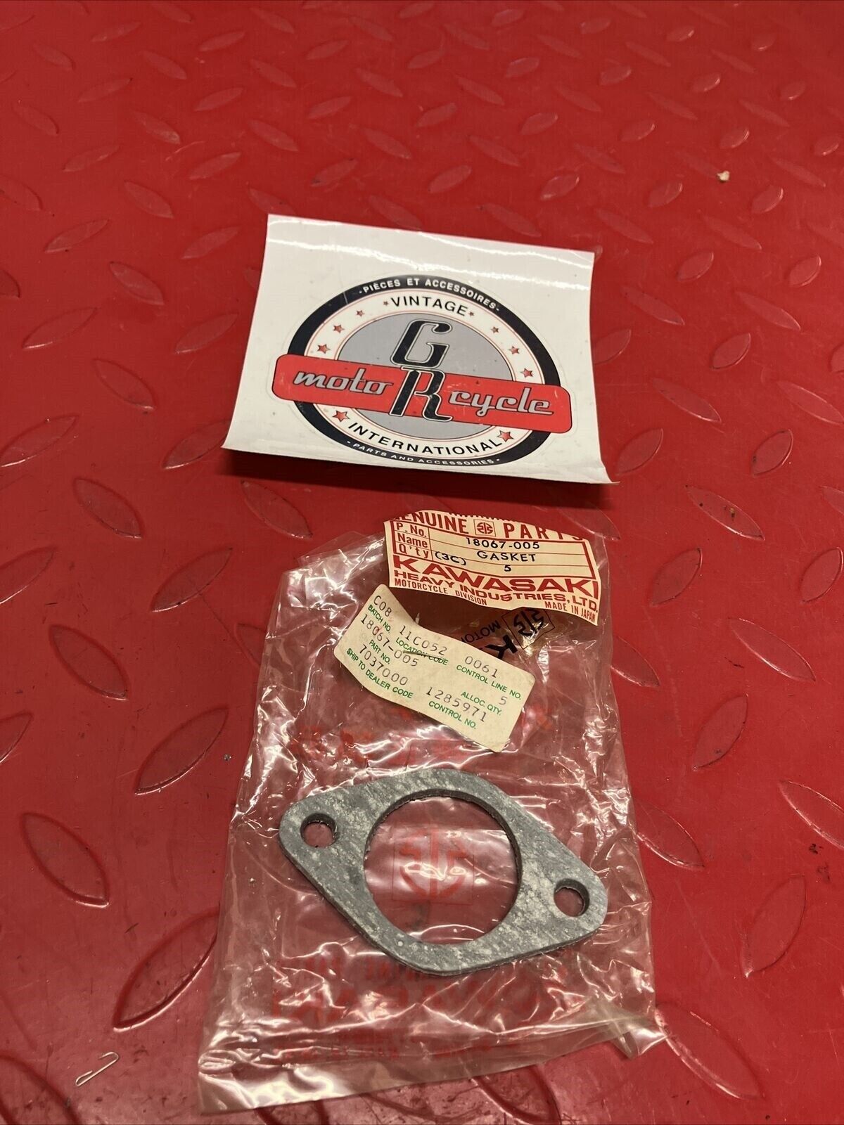 NOS KAWASAKI G4TR G31M EXHAUST PIPE GASKET 18067-005 K21
