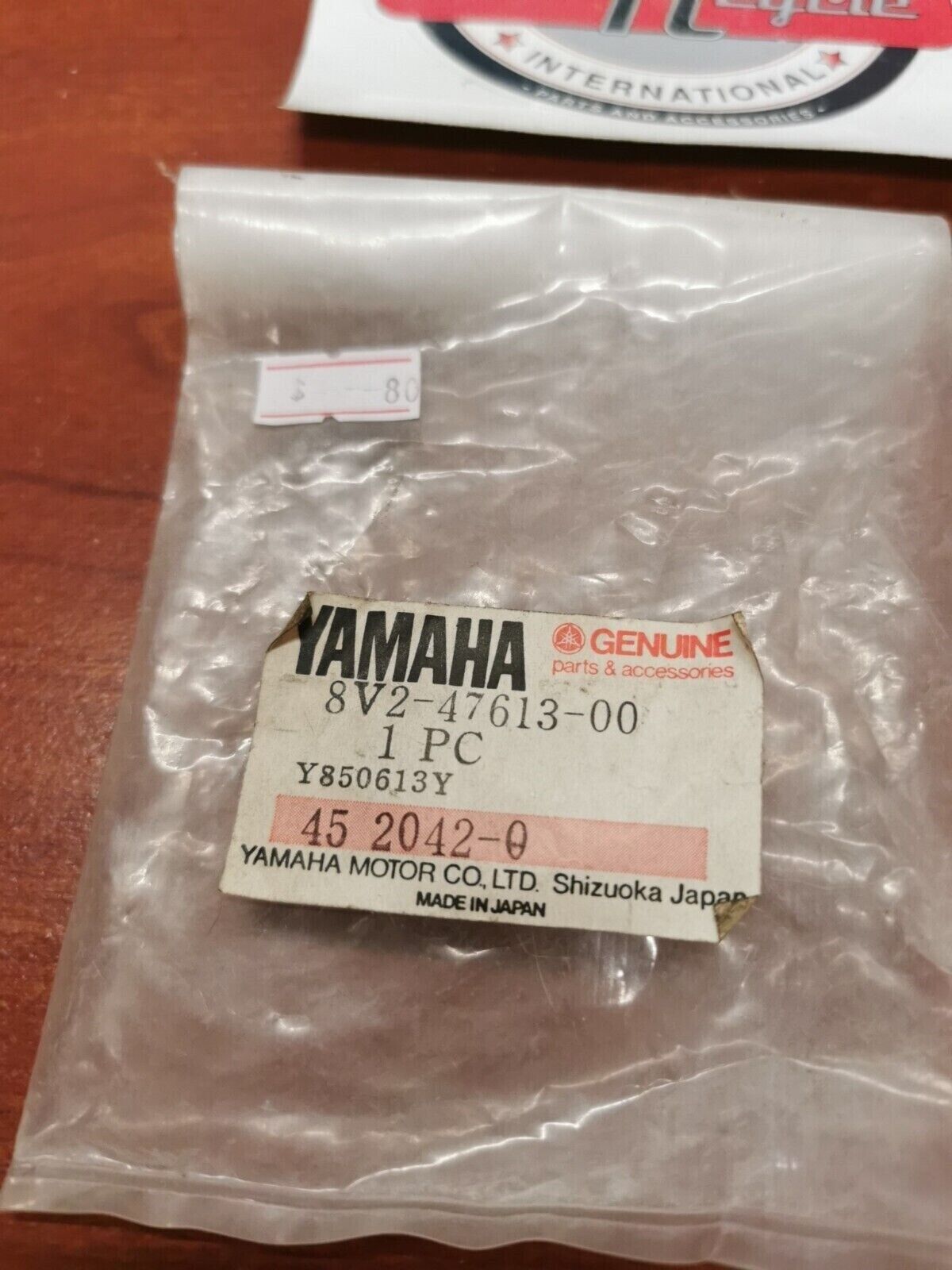 NOS Yamaha 1989 1990 ET400 1988 ET340 HOLDER 8V2-47613-00-00 Y86