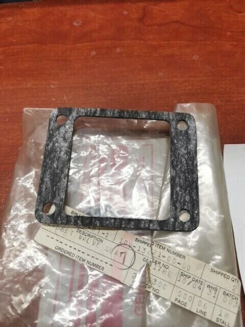 NOS Yamaha DT125 RD125 VALVE SEAT GASKET 10V-13621-00-00 SUB 3TT-13621-00-0 Y143