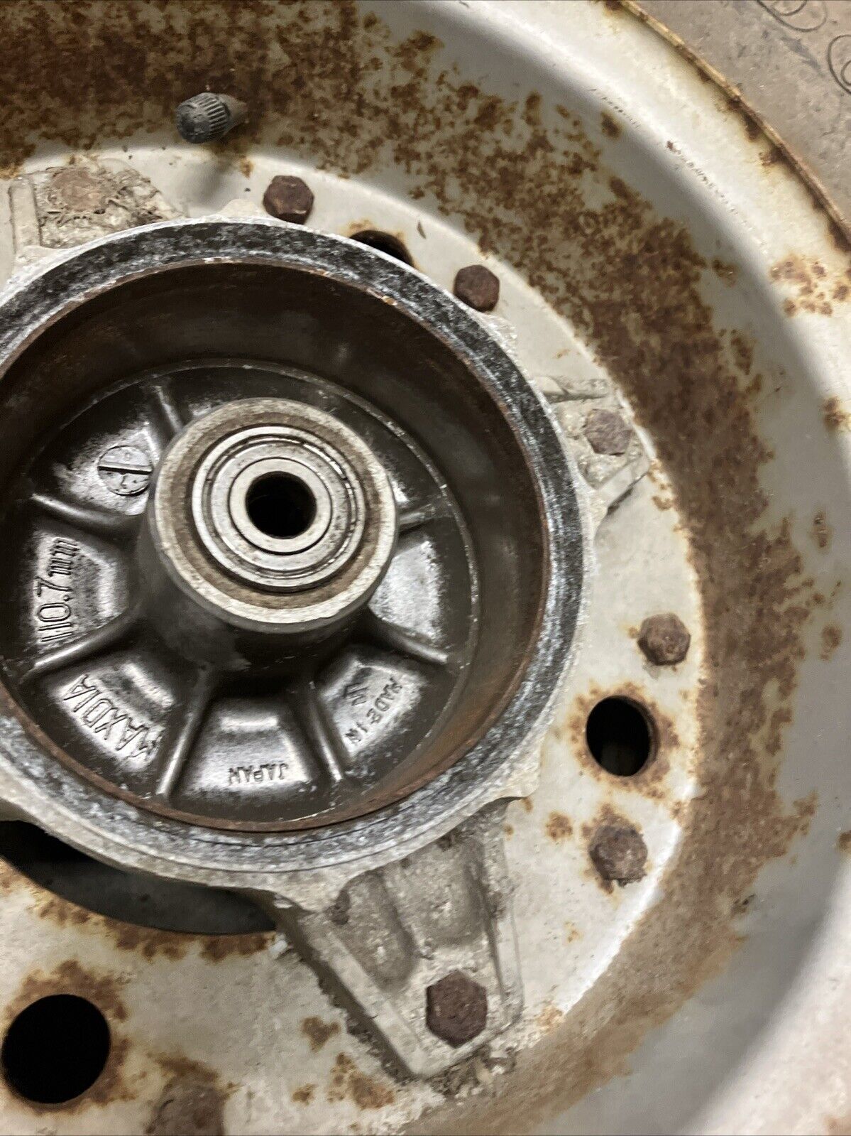 Suzuki RV90 1975 Rear wheel rim tire hub bridgestone rectangle