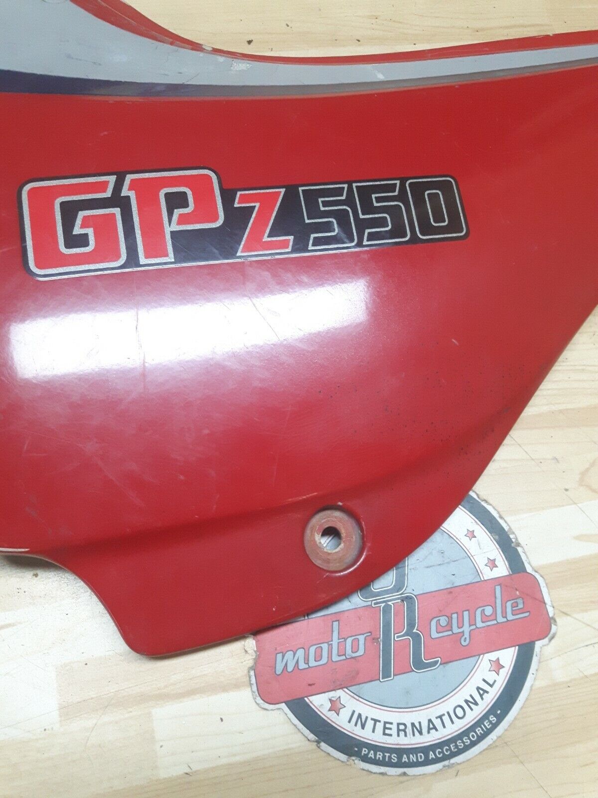 Kawasaki GPZ550 1984 right side panel cover