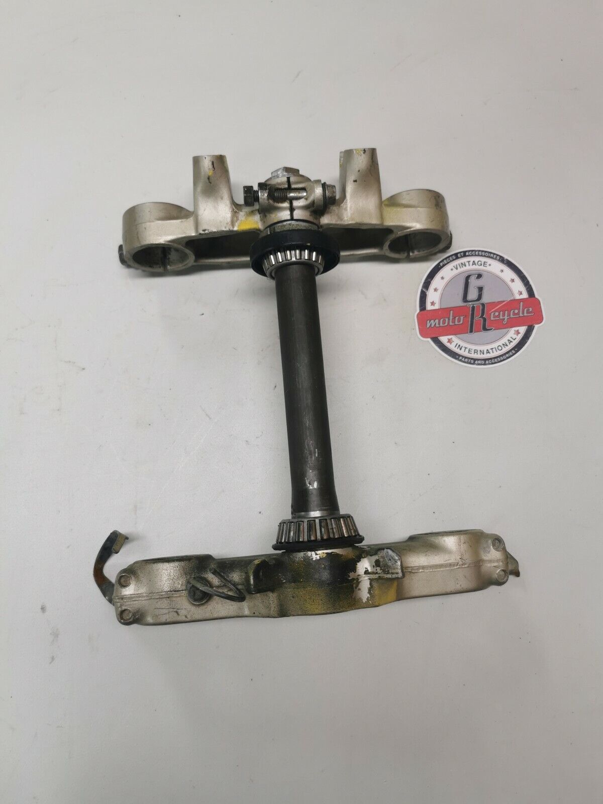 Suzuki PE175 1982 steering stem triple clamp tree head 1983 51410-14410-08C