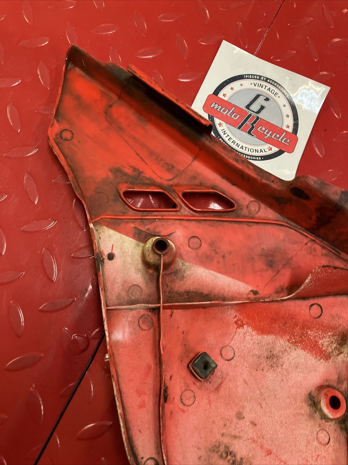 Honda CR250R 1988 right side cover panel