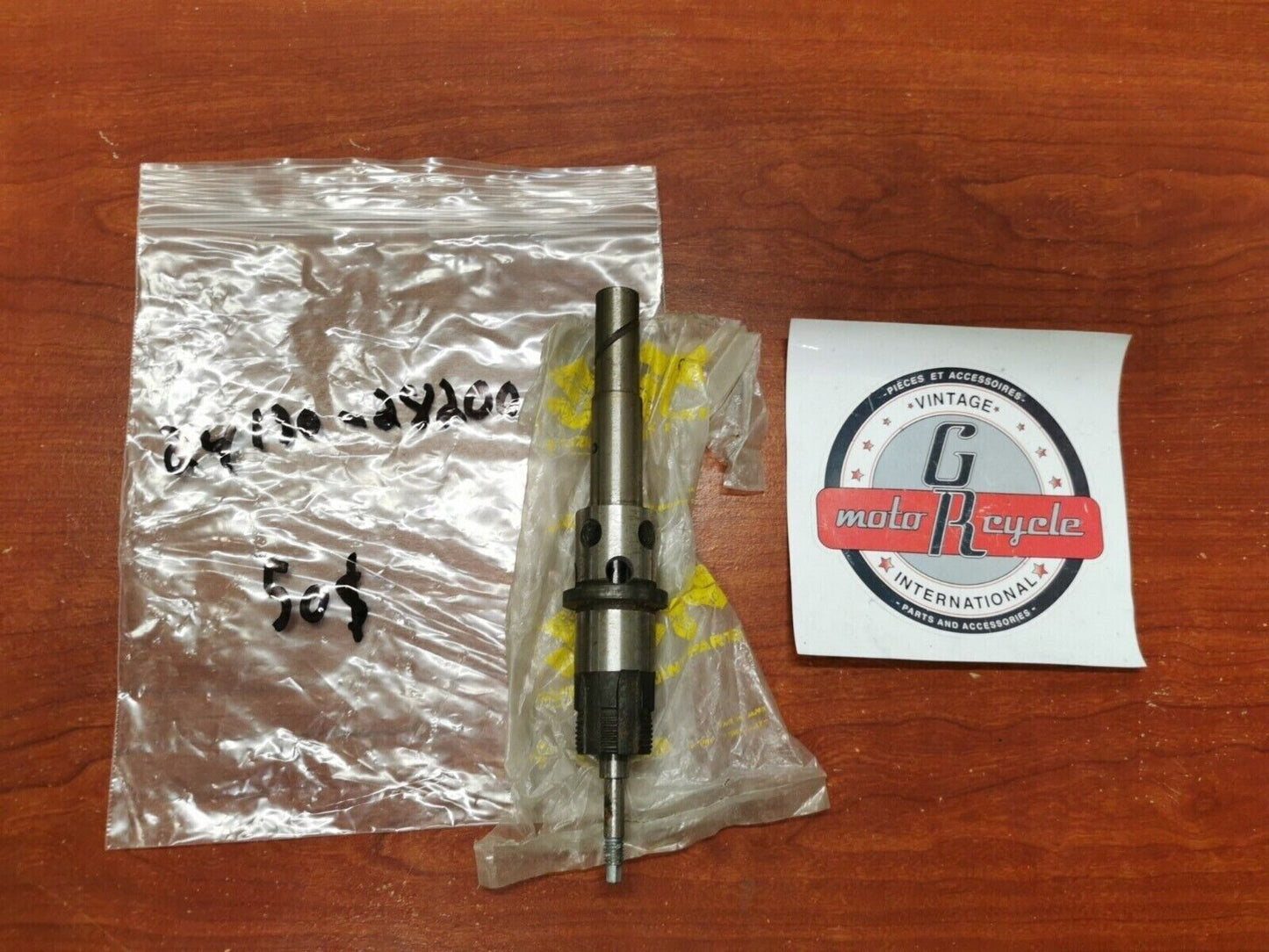 NOS SUZUKI TC125 DRIVESHAFT DRIVE SHAFT 24130-28200 S30
