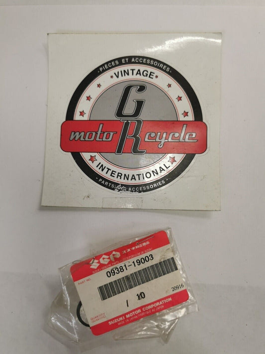 NOS SUZUKI RM85 CIRCLIP  09381-19003 S29