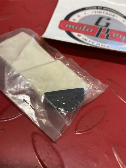 NOS YAMAHA PLUG 1J7-11138-00-00 Y62