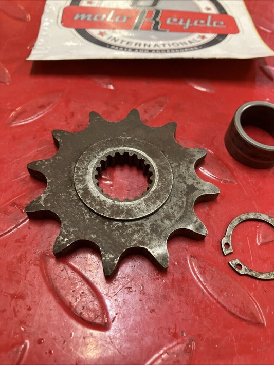 Suzuki RM125 1985 Front sprocket 12T 1984