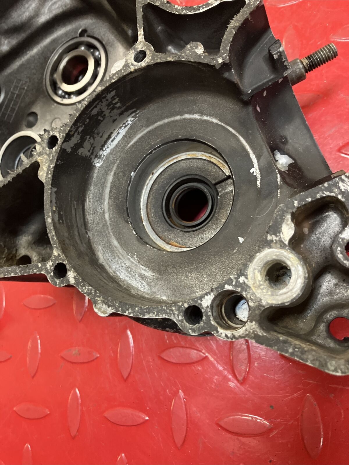 Suzuki RM125 1982 crankcase set left right