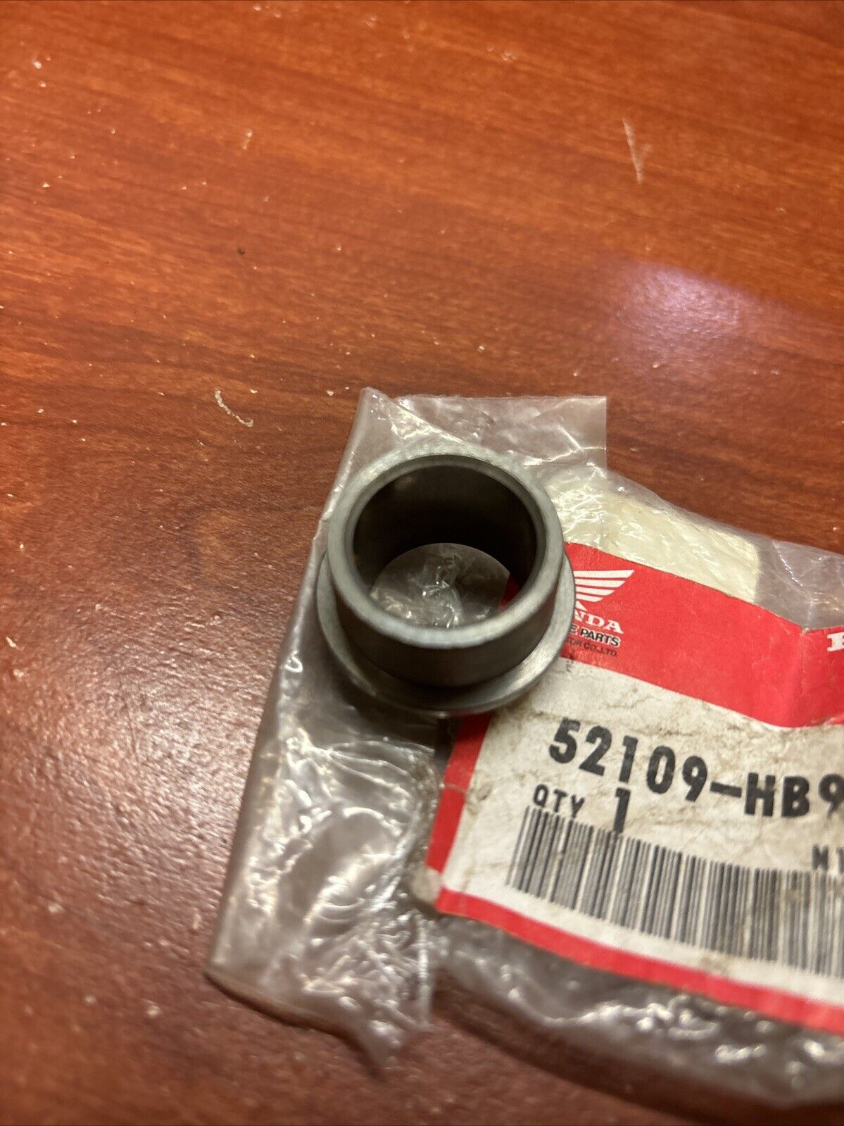 NOS Honda TRX250R PIVOT THRUST BUSH 52109-HB9-771 H145