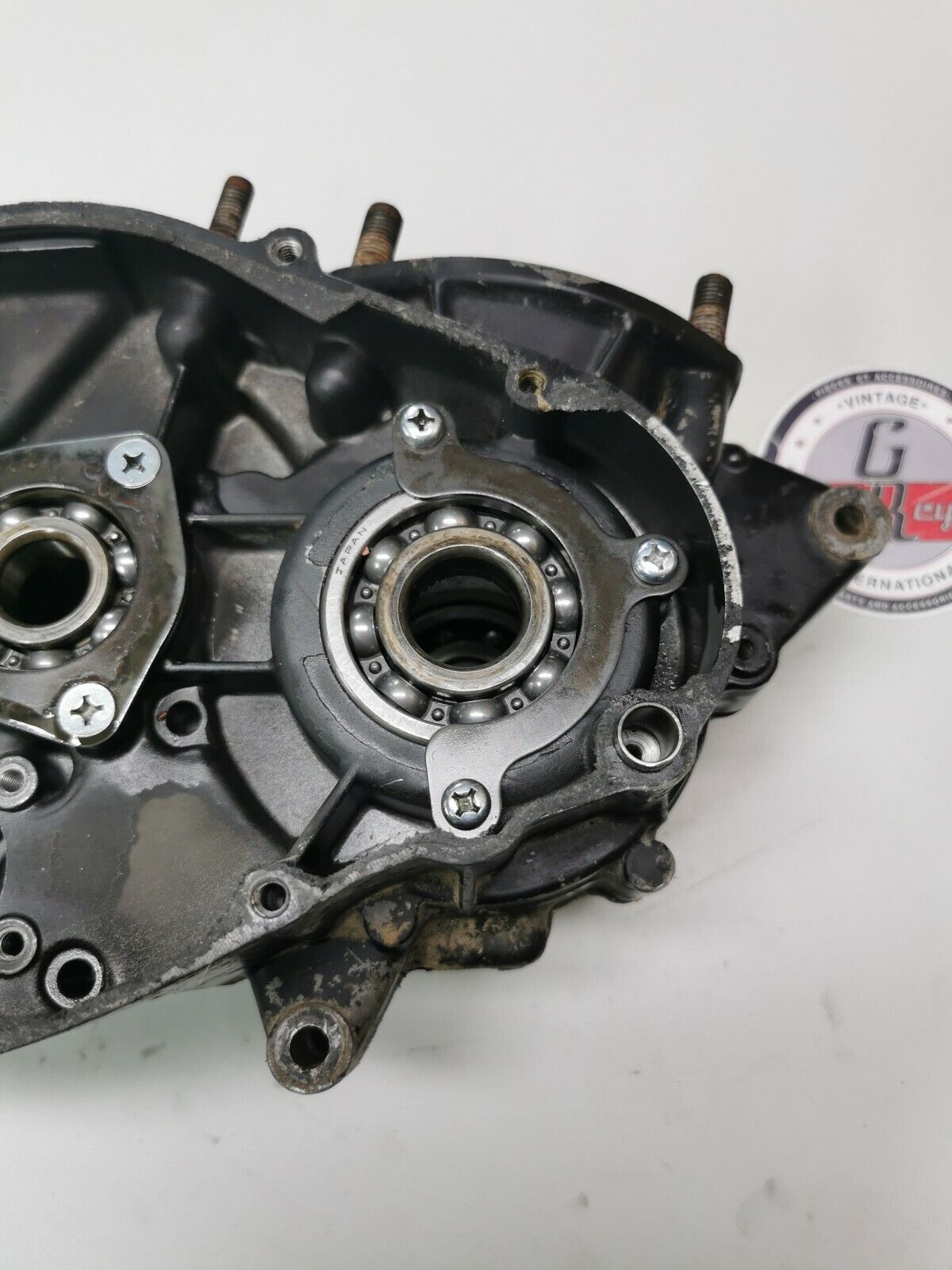Suzuki RM250 1976 crankcase crank case left right