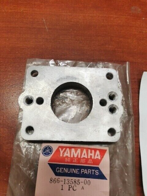NOS Yamaha 1974 GP433F CARBURETOR JOINT 866-13585-00-00 Y125